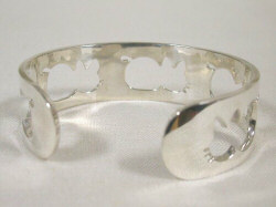 ���N���b�N����Ɗg�債�܂�