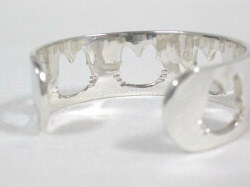 ���N���b�N����Ɗg�債�܂�