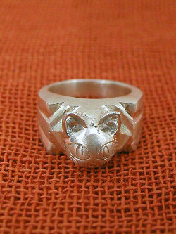 ���N���b�N����Ɗg�債�܂�